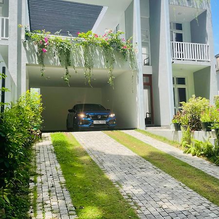 Oesis - Stylish Villa Steps From Historic Galle Fort Exterior foto