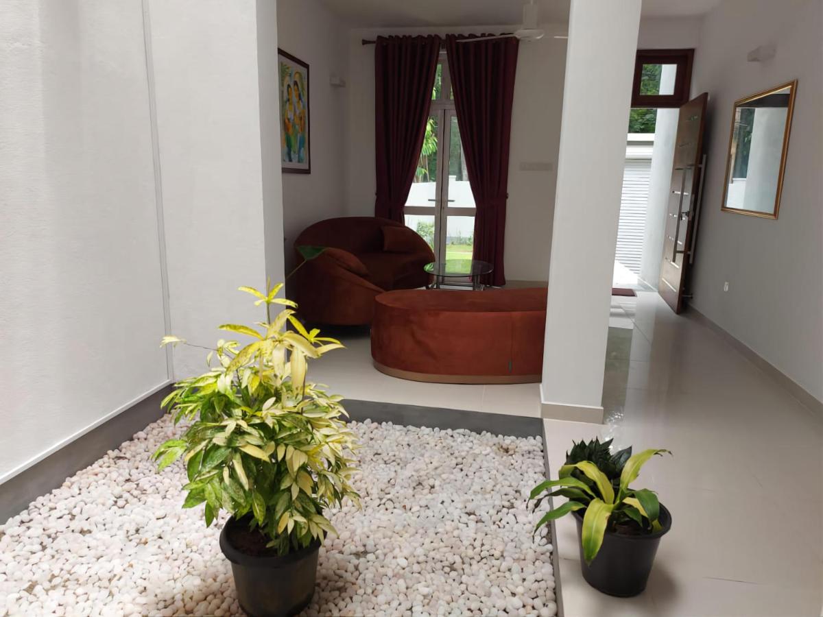 Oesis - Stylish Villa Steps From Historic Galle Fort Exterior foto