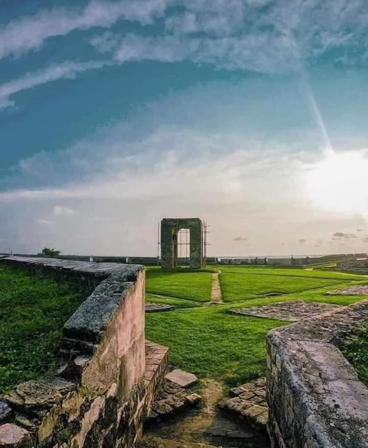 Oesis - Stylish Villa Steps From Historic Galle Fort Exterior foto